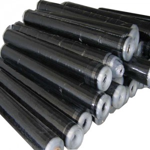 Self-adhesive cross laminated bitumen membrane